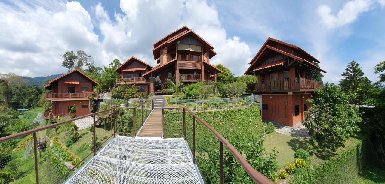 Red House The Garden Stay In Bukit Tinggi By Play Bentong Zewnętrze zdjęcie