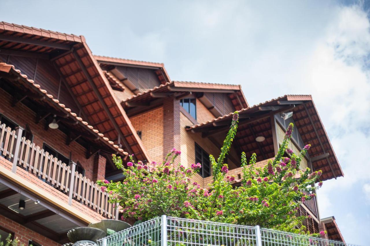 Red House The Garden Stay In Bukit Tinggi By Play Bentong Zewnętrze zdjęcie